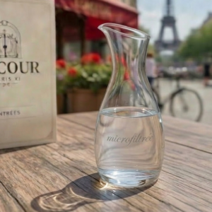 Eau microfiltrée servie en carafe (sans bouteille plastique)