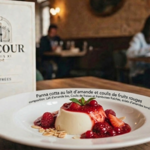 Panna cotta au lait d’amande et coulis de fruits rouges