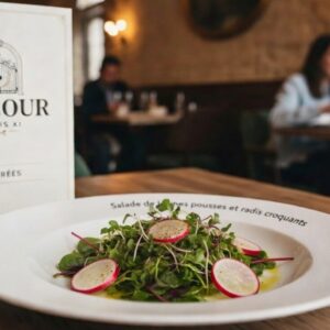 Salade de jeunes pousses et radis croquants